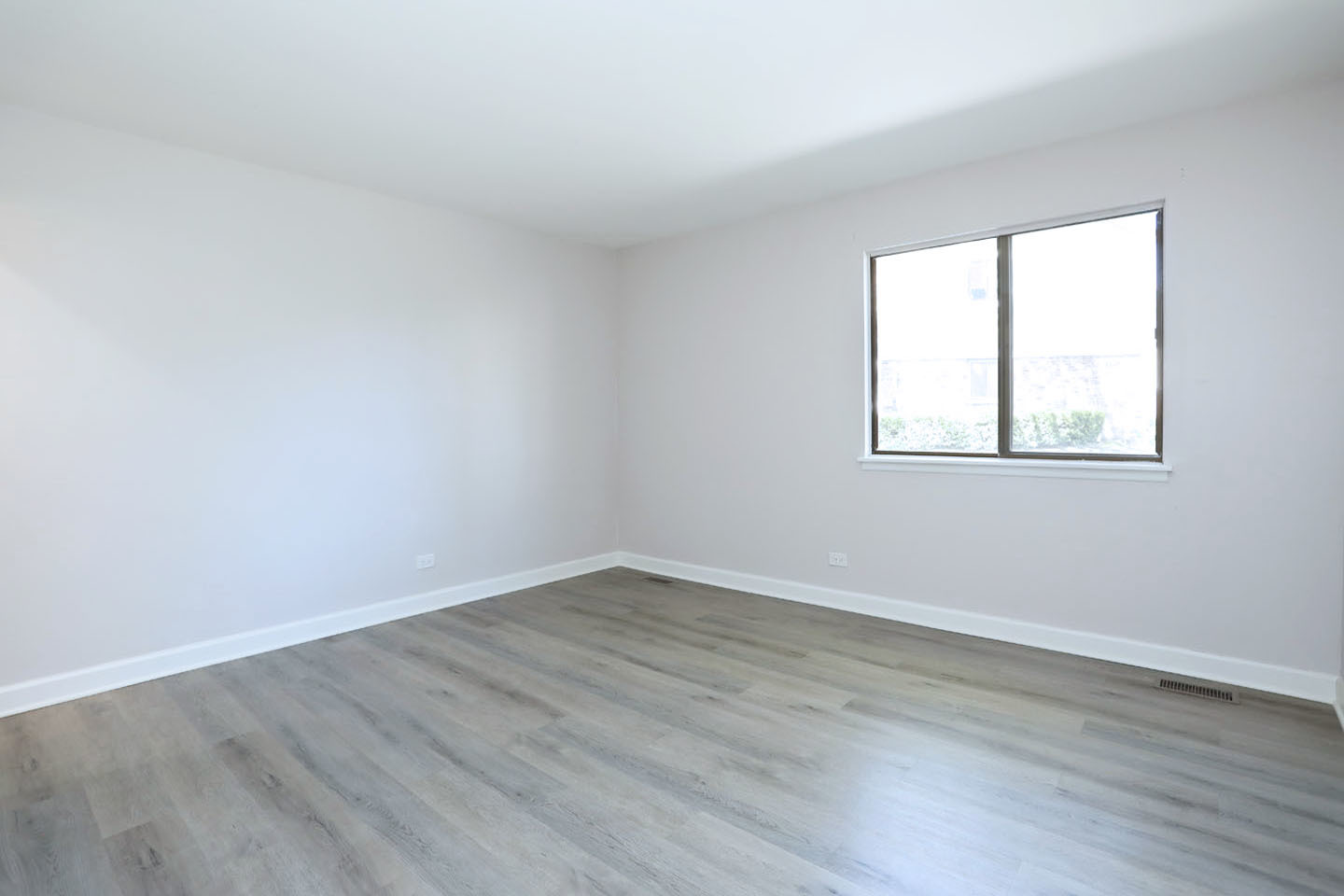 Schaumburg, IL 60193