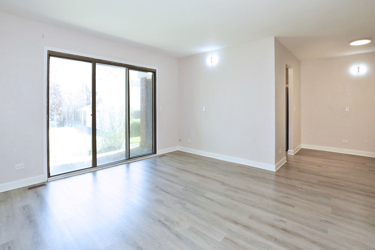 Schaumburg, IL 60193