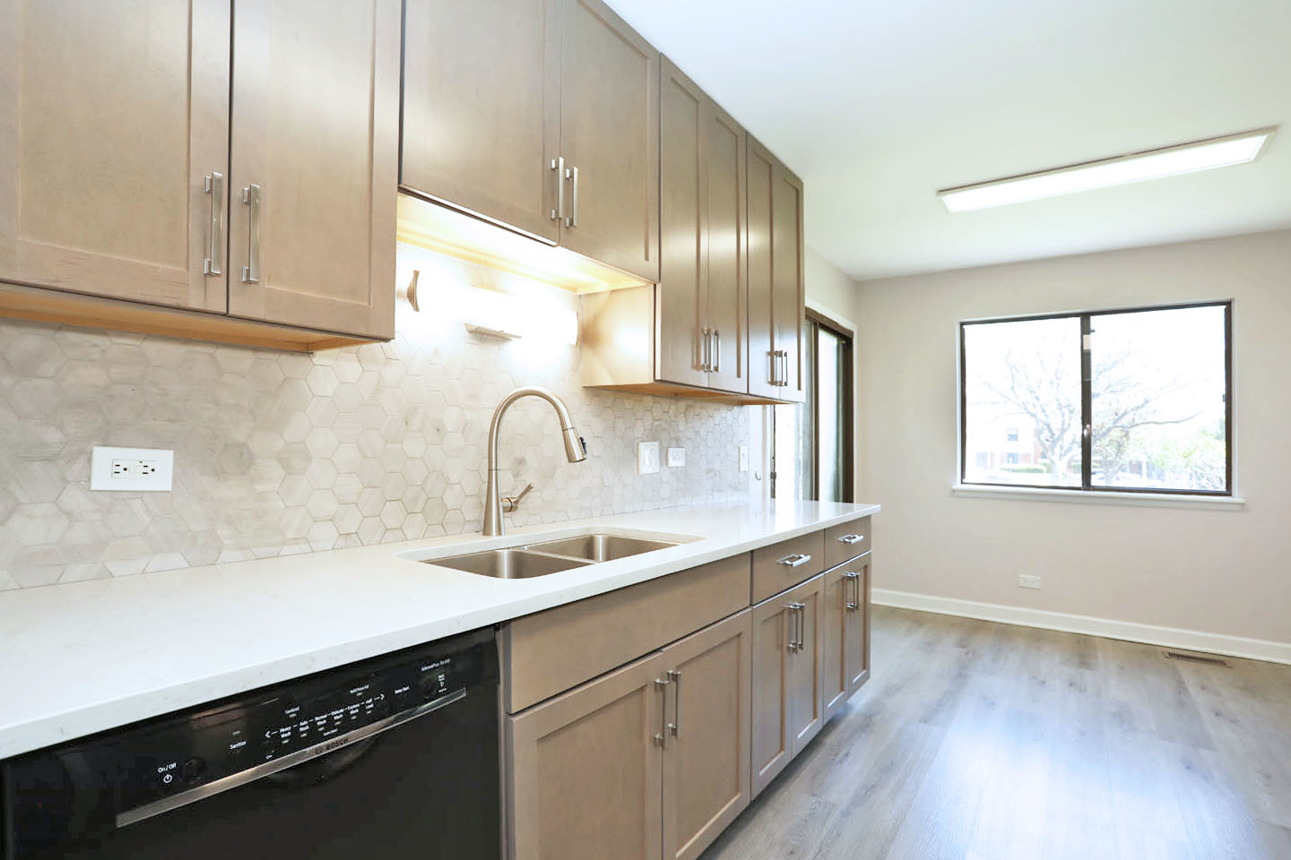 Schaumburg, IL 60193