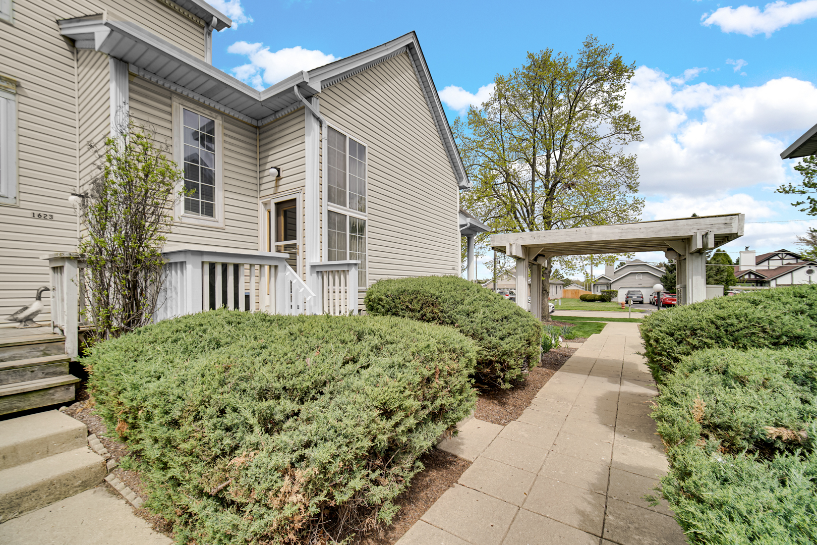 1621 Liberty Street, Hanover Park, IL 60133