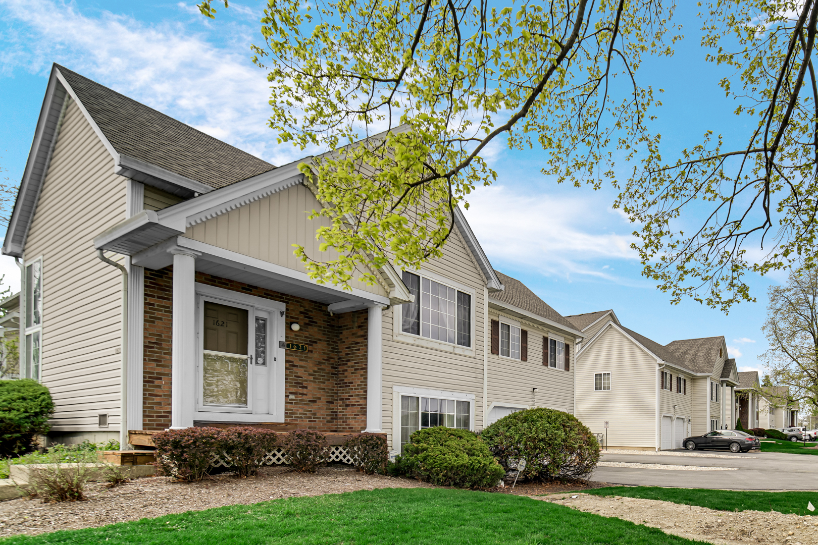 1621 Liberty Street, Hanover Park, IL 60133