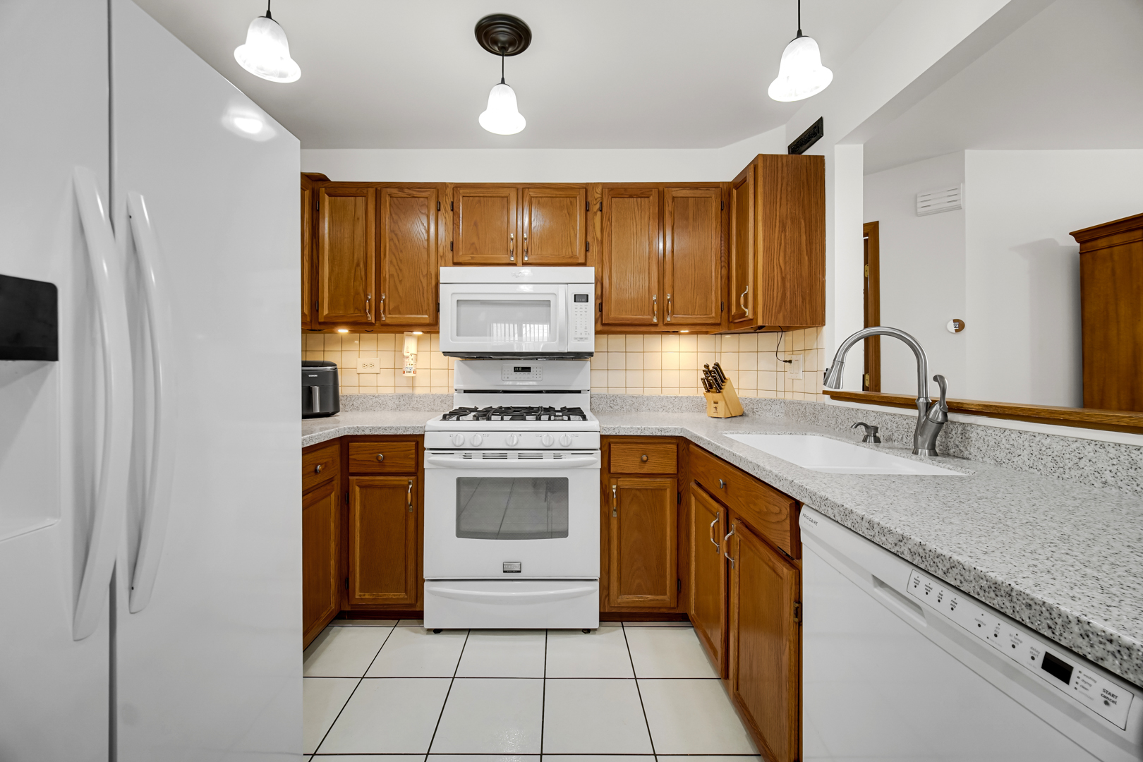 1621 Liberty Street, Hanover Park, IL 60133