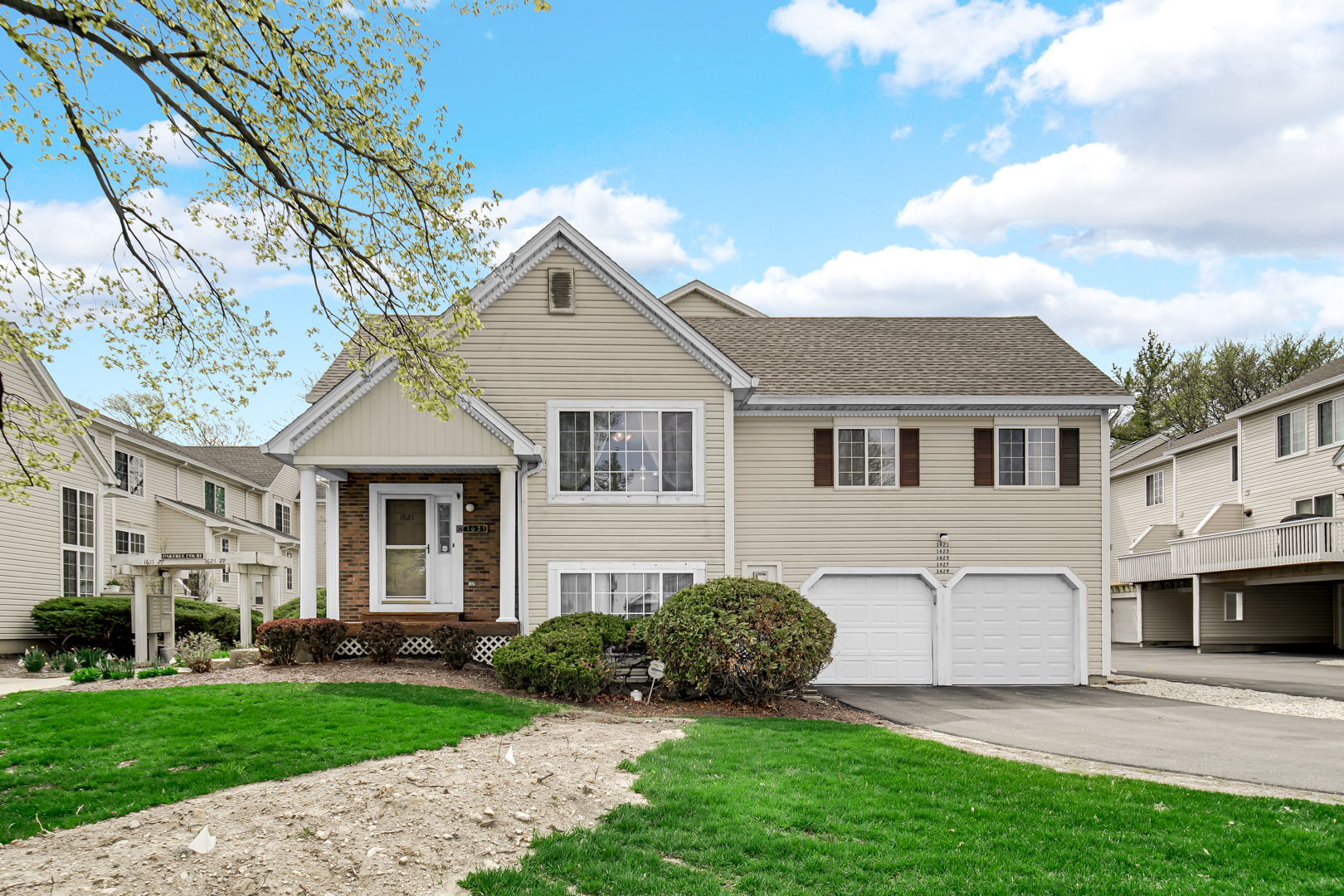 1621 Liberty Street, Hanover Park, IL 60133