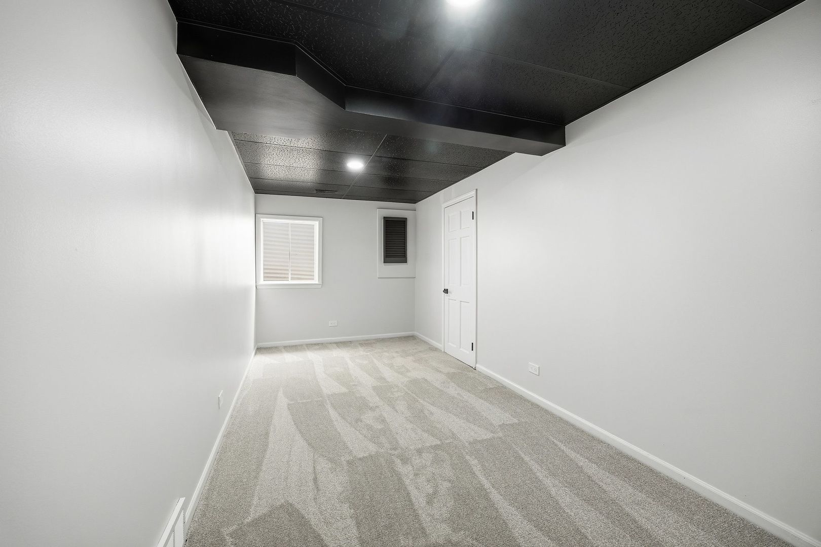 76 Whittington Course, St. Charles, IL 60174