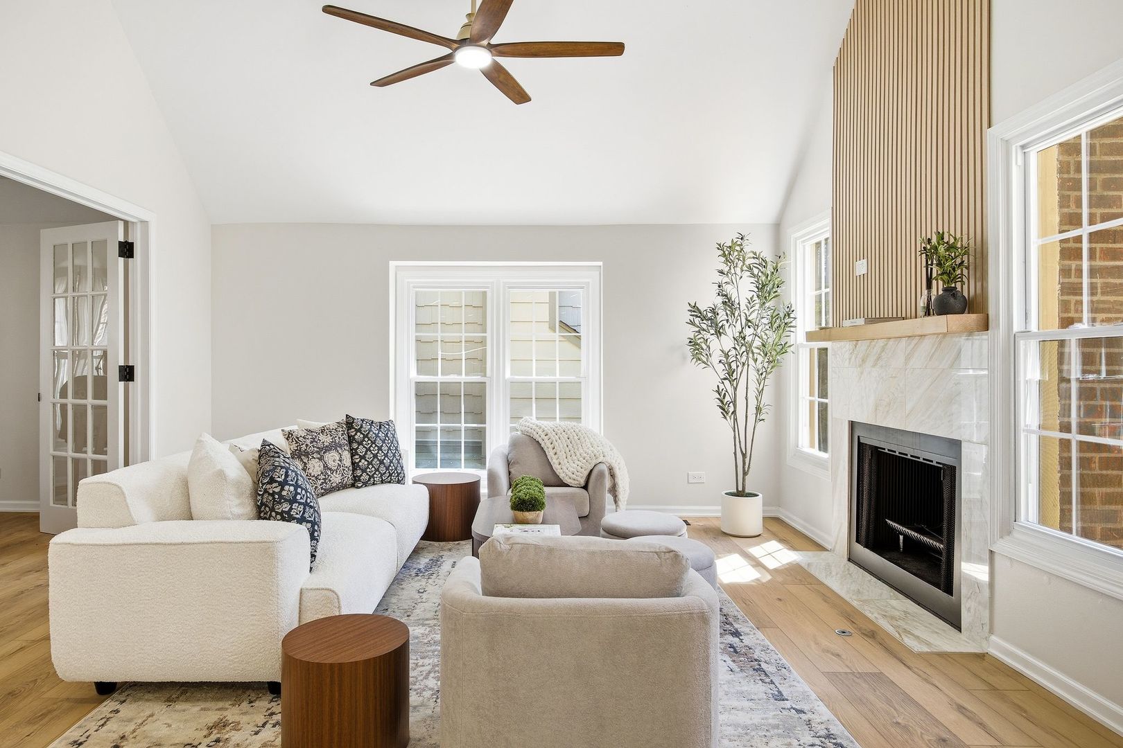 76 Whittington Course, St. Charles, IL 60174