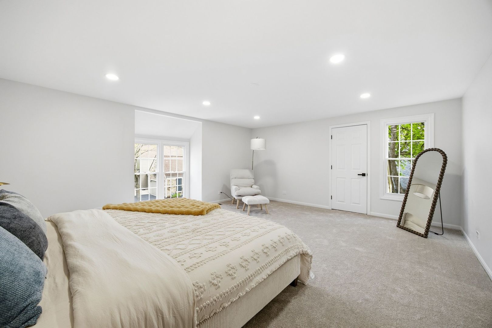 76 Whittington Course, St. Charles, IL 60174