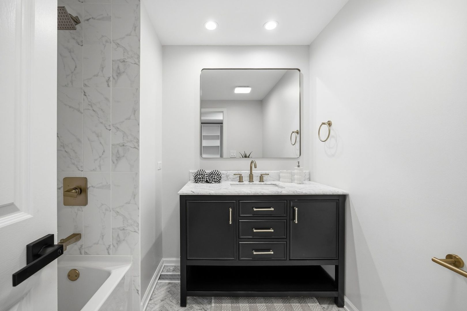 76 Whittington Course, St. Charles, IL 60174