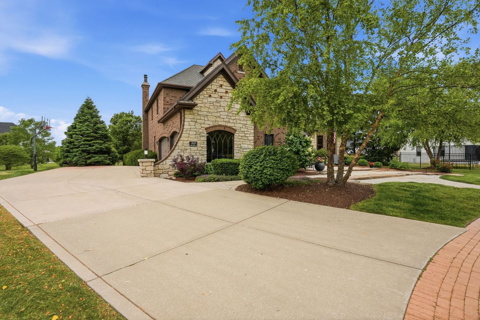 16116 Sandy Banks Court, Homer Glen, IL 60491