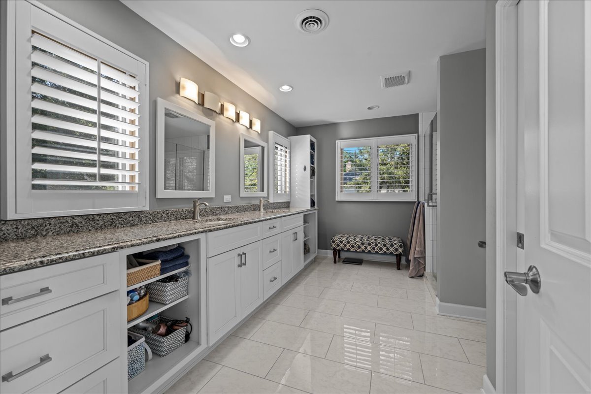 1221 N Loomis Street, Naperville, IL 60563