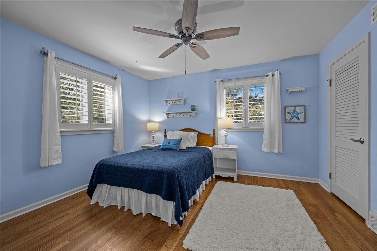 1221 N Loomis Street, Naperville, IL 60563