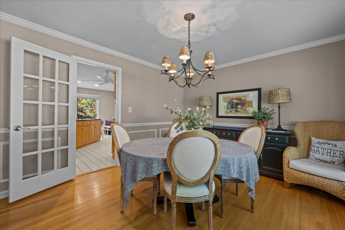 1221 N Loomis Street, Naperville, IL 60563