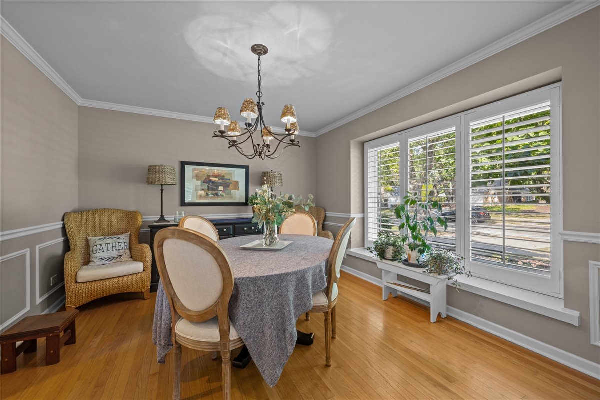 1221 N Loomis Street, Naperville, IL 60563