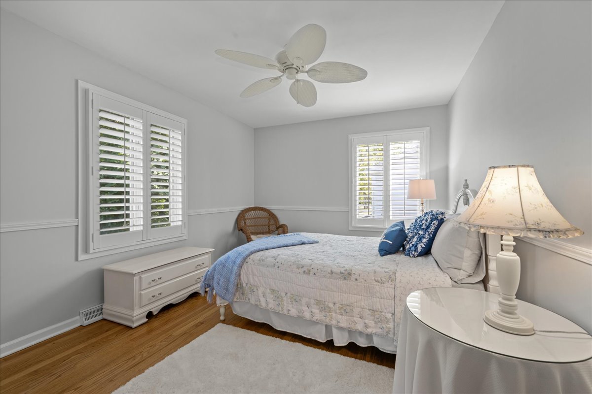 1221 N Loomis Street, Naperville, IL 60563