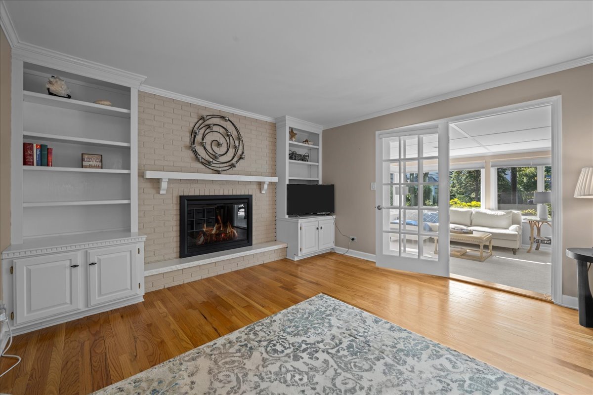 1221 N Loomis Street, Naperville, IL 60563