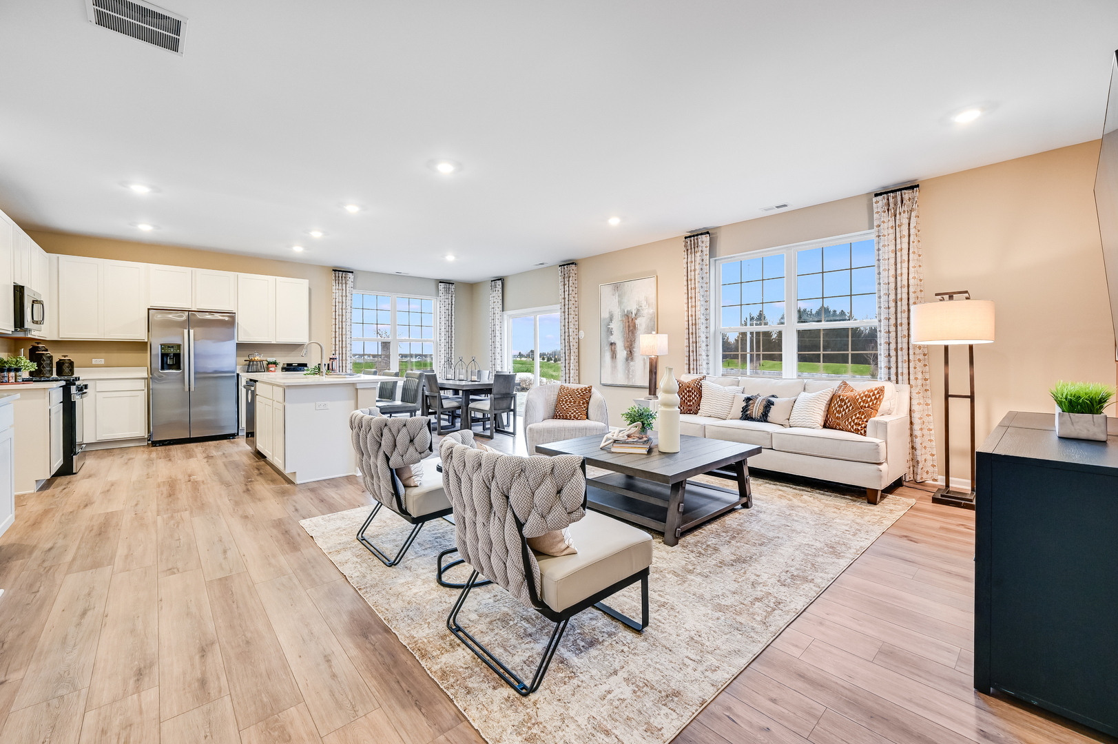 4038 Meadowridge Road, Woodstock, IL 60098