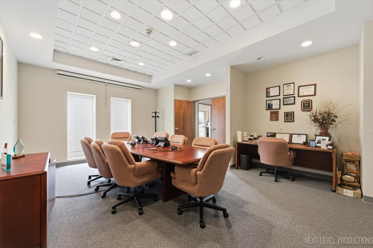 2051 Ogden Avenue, Downers Grove, IL 60515