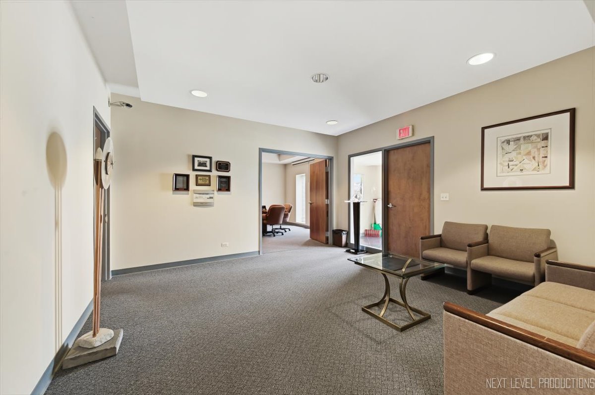 2051 Ogden Avenue, Downers Grove, IL 60515