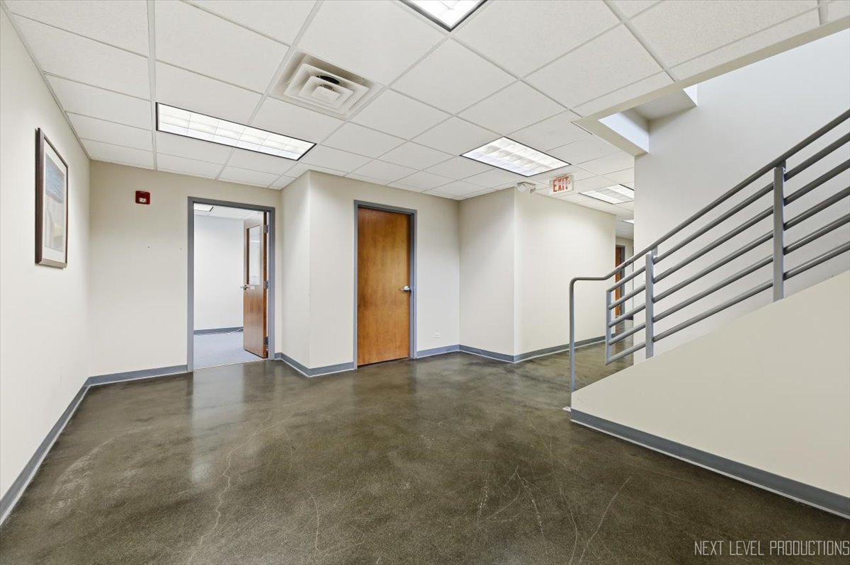2051 Ogden Avenue, Downers Grove, IL 60515