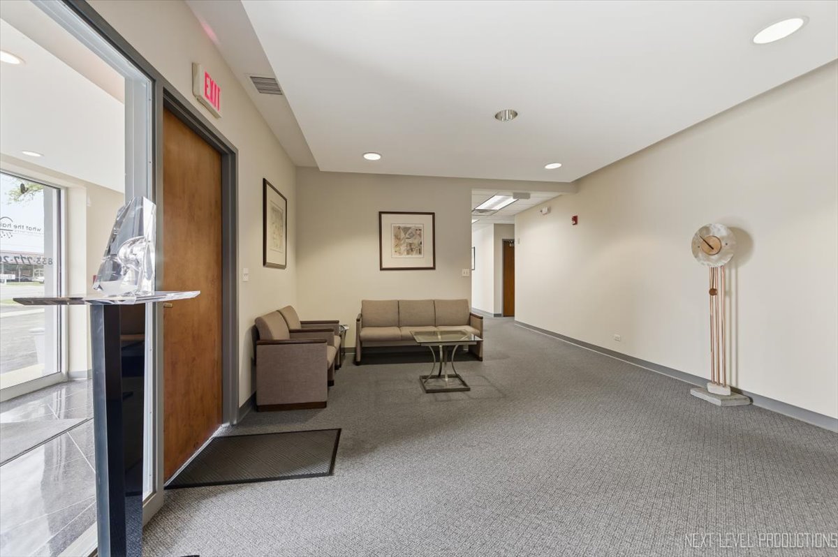 2051 Ogden Avenue, Downers Grove, IL 60515