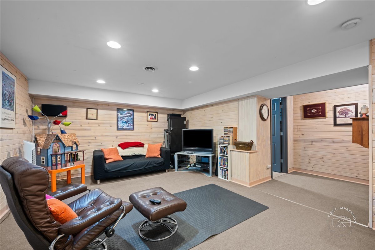 924 Royal Blackheath Court, Naperville, IL 60563