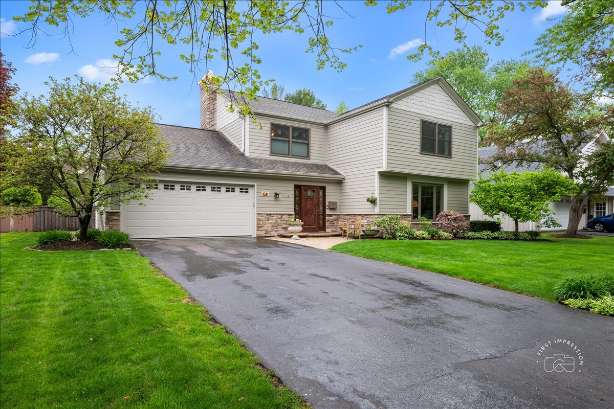 924 Royal Blackheath Court, Naperville, IL 60563