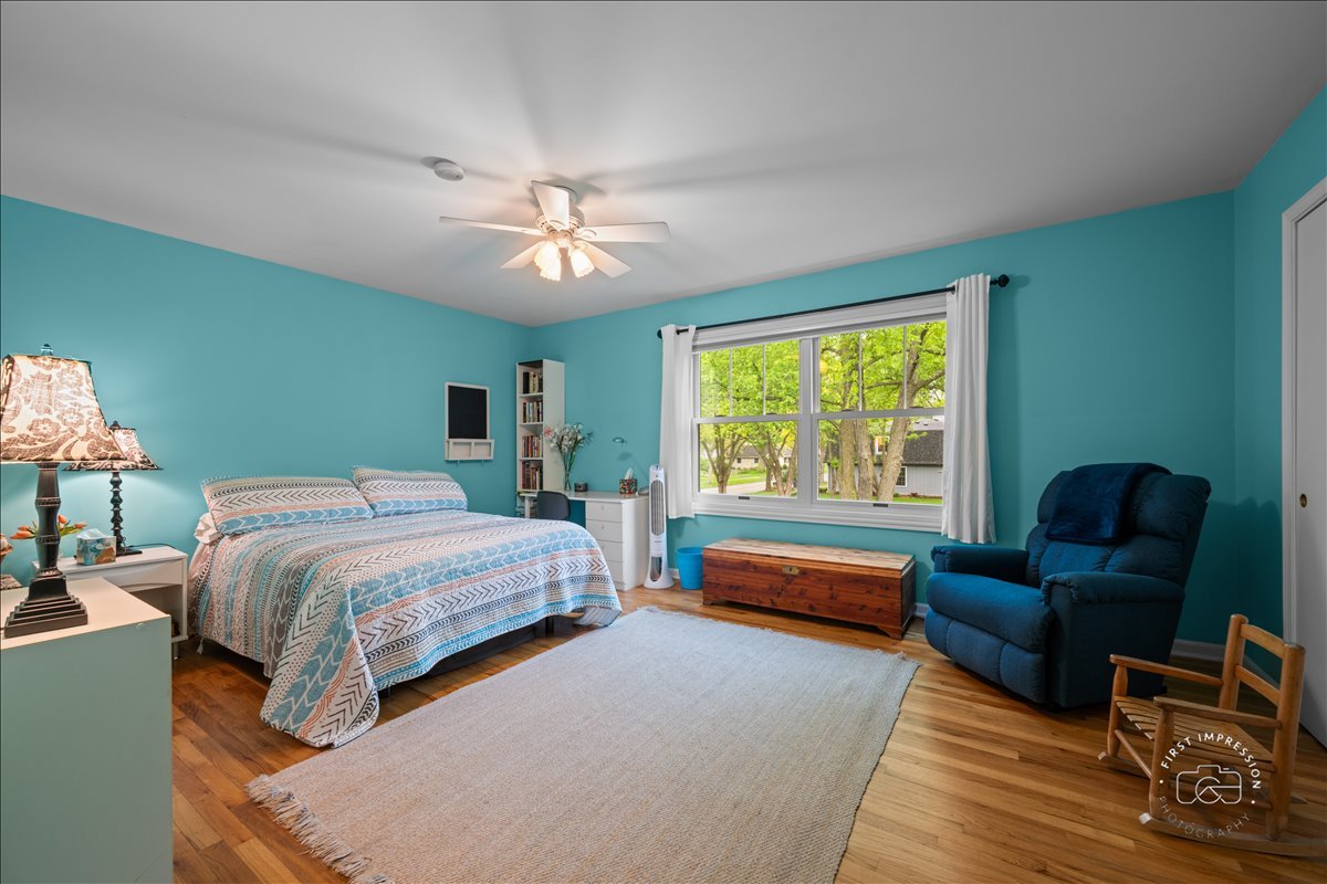 924 Royal Blackheath Court, Naperville, IL 60563