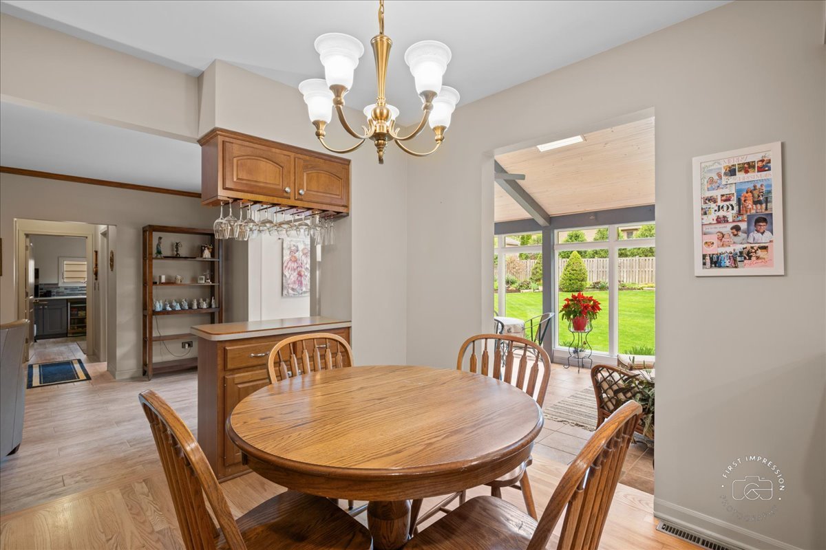 924 Royal Blackheath Court, Naperville, IL 60563