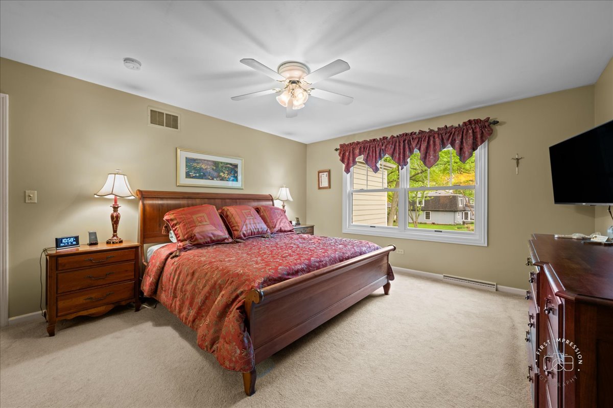 924 Royal Blackheath Court, Naperville, IL 60563