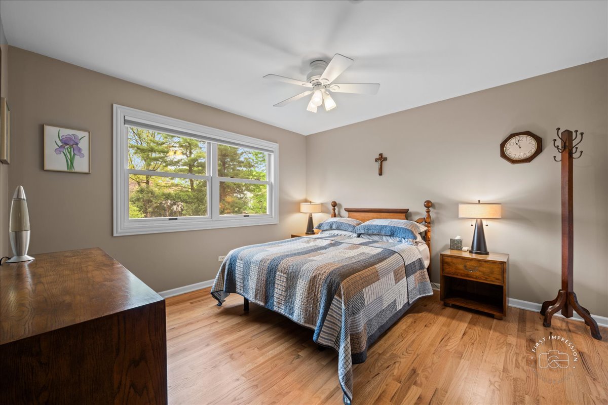 924 Royal Blackheath Court, Naperville, IL 60563