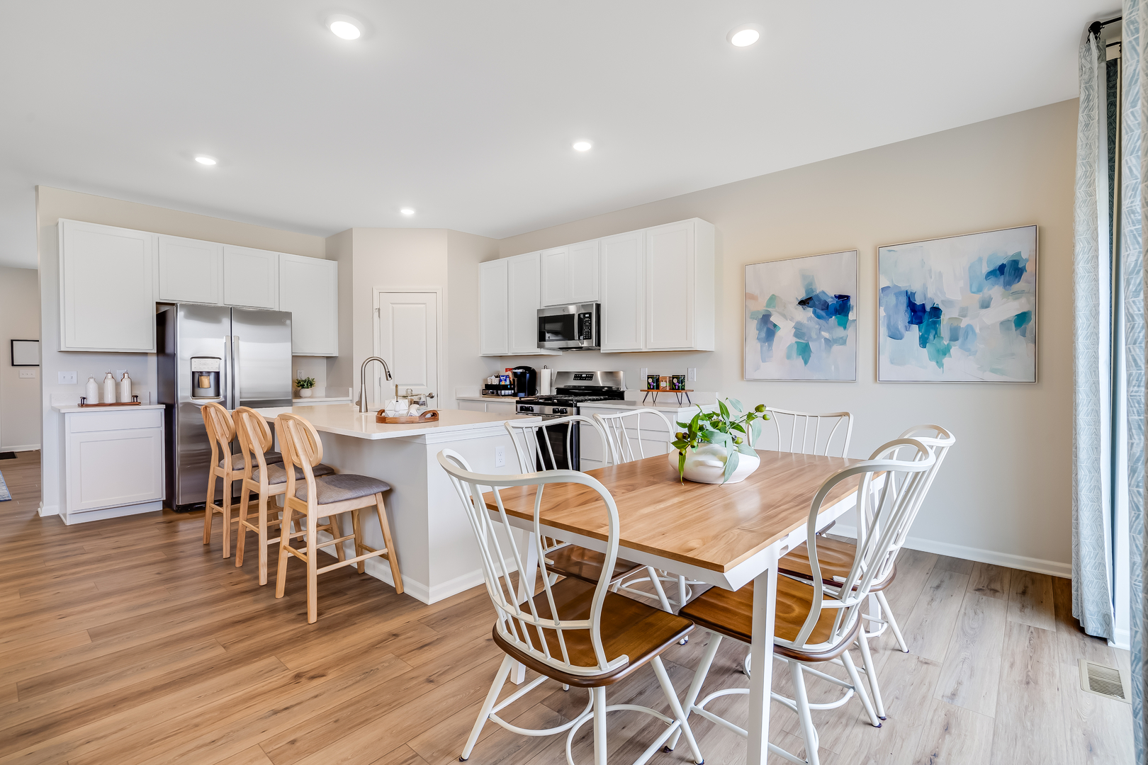 4003 Meadowridge Drive, Woodstock, IL 60098