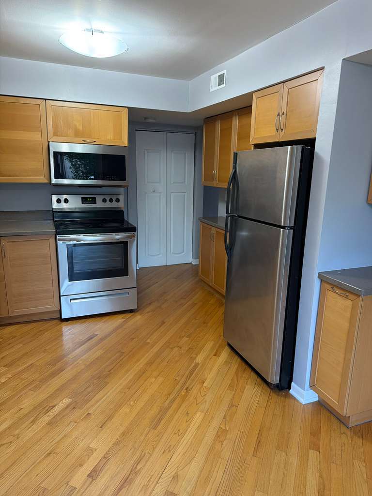 2227 Denton Court, Schaumburg, IL 60194