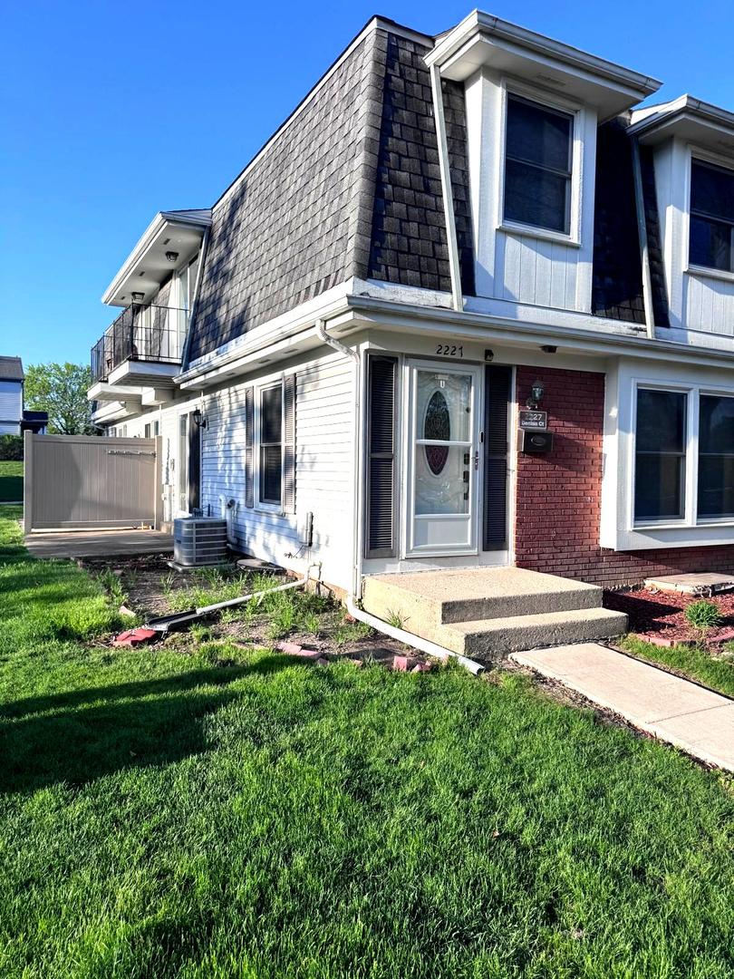 2227 Denton Court, Schaumburg, IL 60194