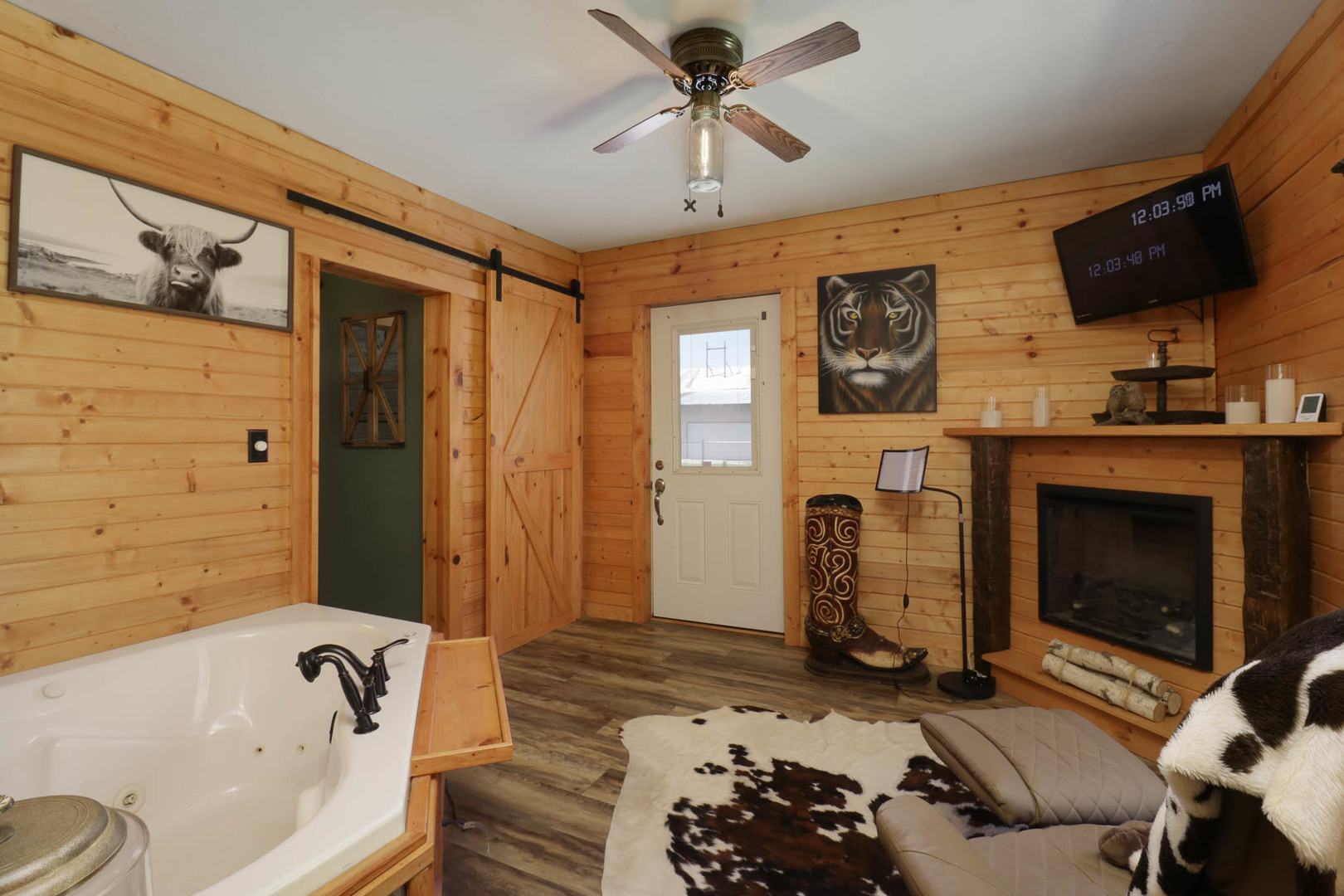 2463 Red Tail Hawk Road, Clinton, IL 61727