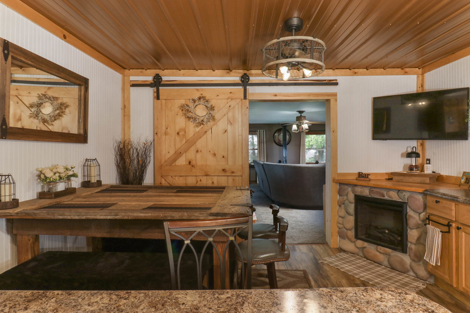 2463 Red Tail Hawk Road, Clinton, IL 61727