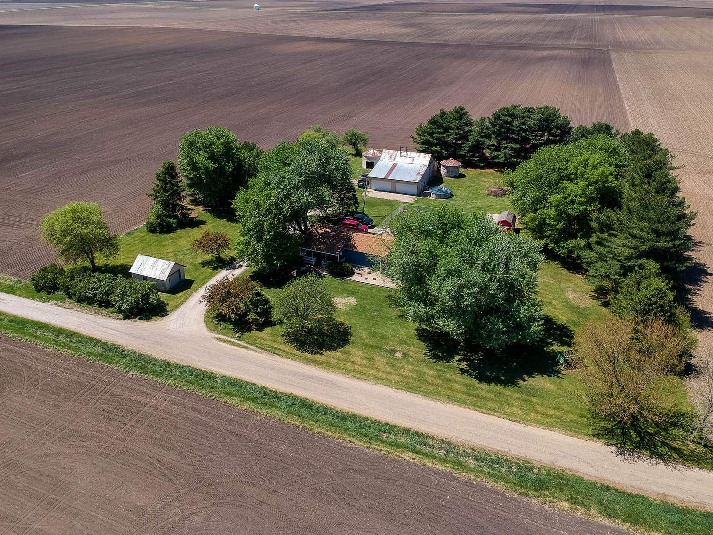 2463 Red Tail Hawk Road, Clinton, IL 61727