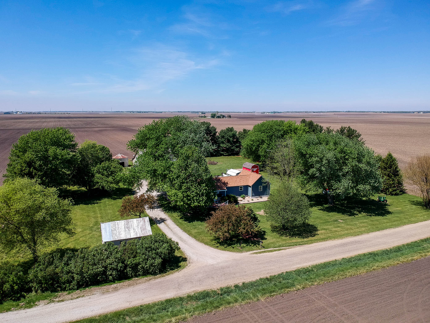 2463 Red Tail Hawk Road, Clinton, IL 61727