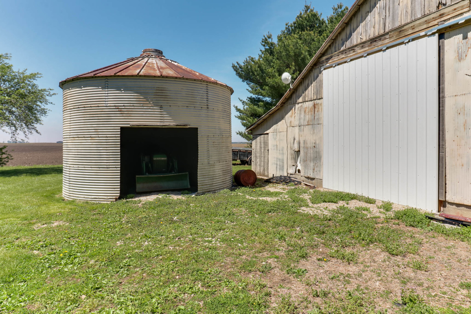 2463 Red Tail Hawk Road, Clinton, IL 61727