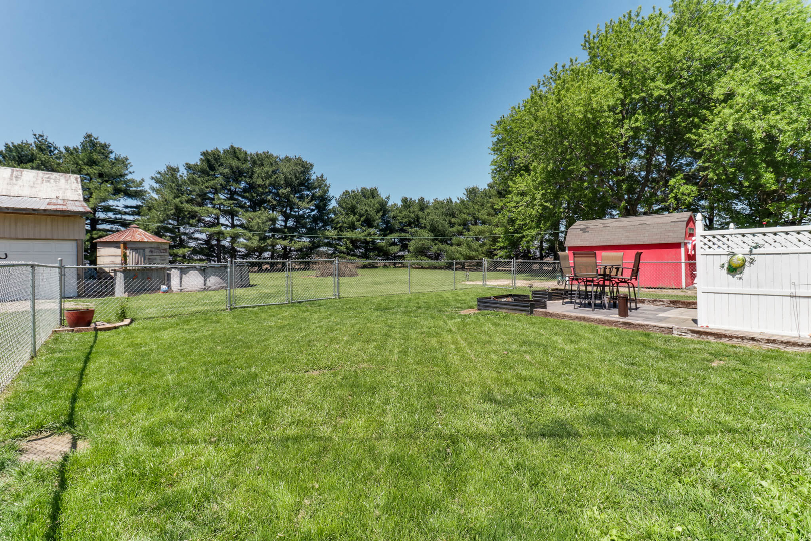 2463 Red Tail Hawk Road, Clinton, IL 61727