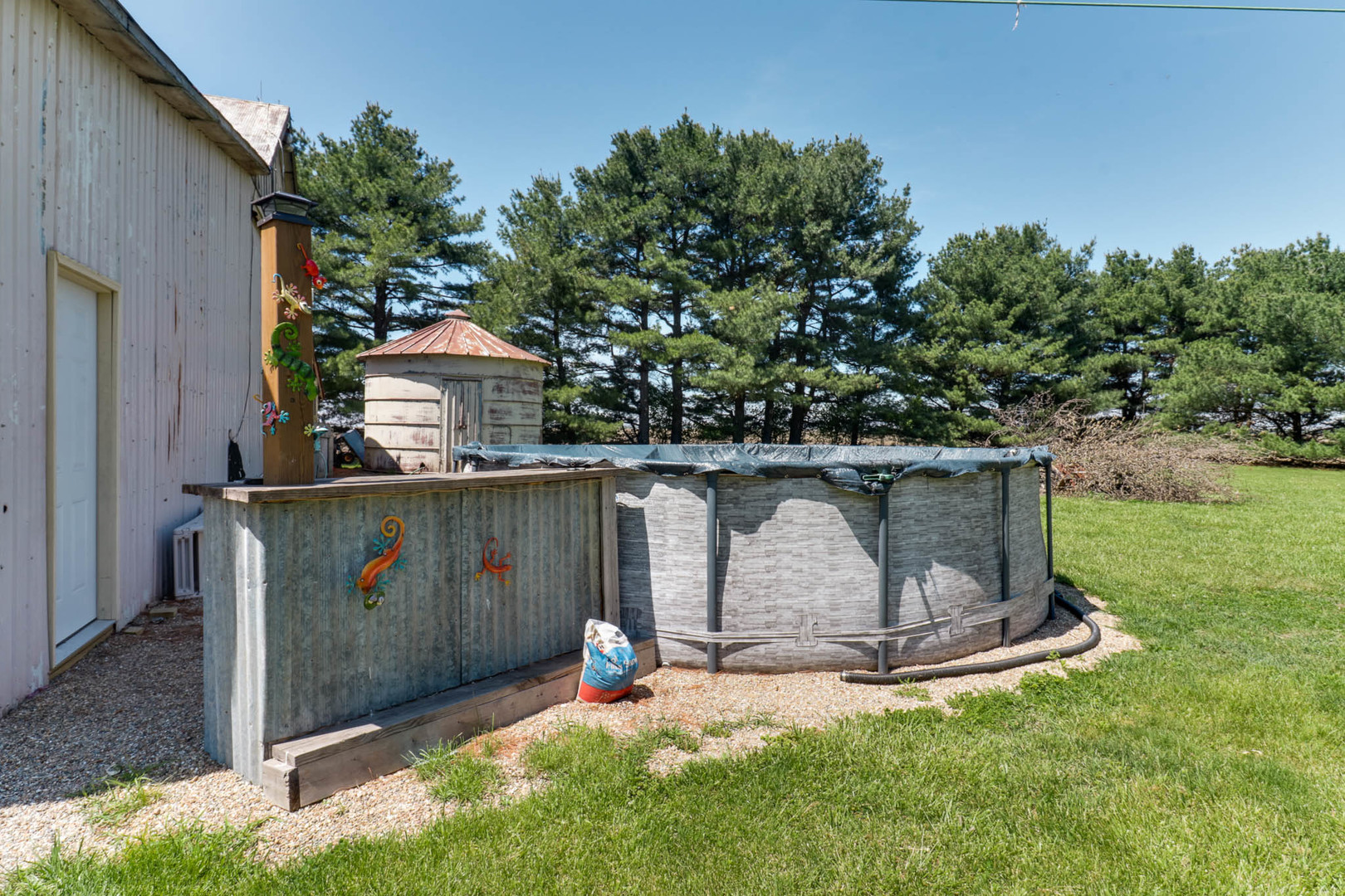 2463 Red Tail Hawk Road, Clinton, IL 61727