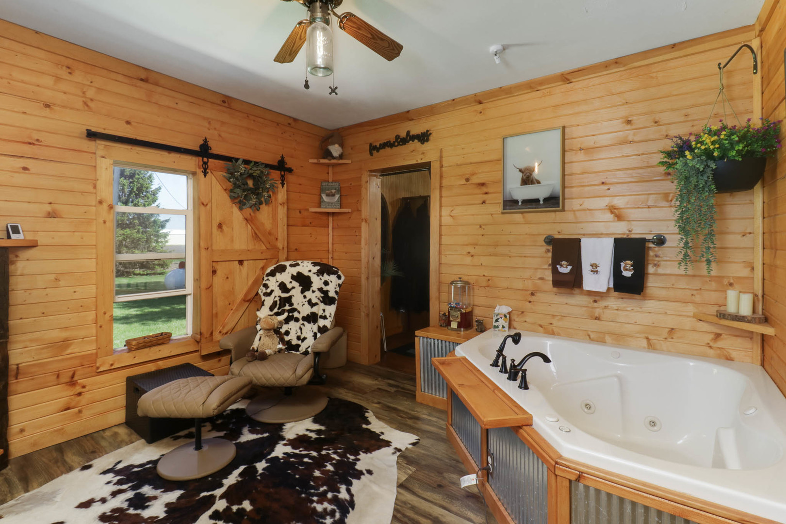 2463 Red Tail Hawk Road, Clinton, IL 61727