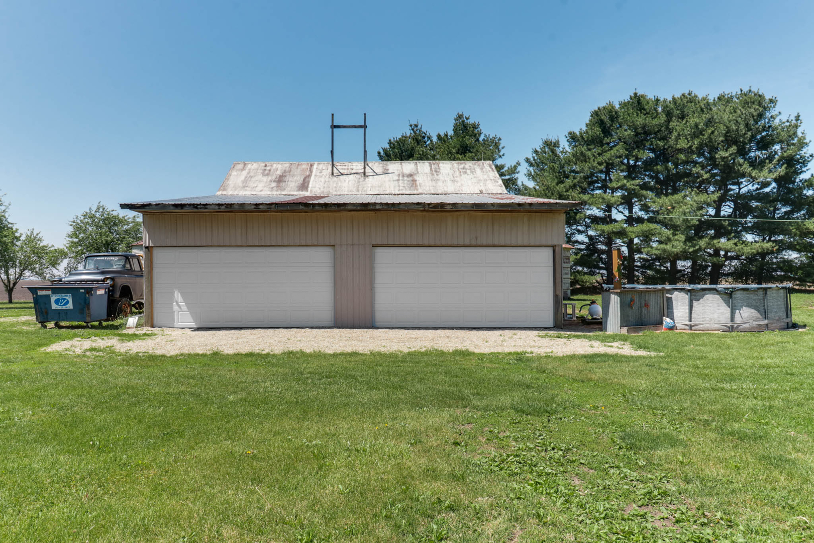 2463 Red Tail Hawk Road, Clinton, IL 61727