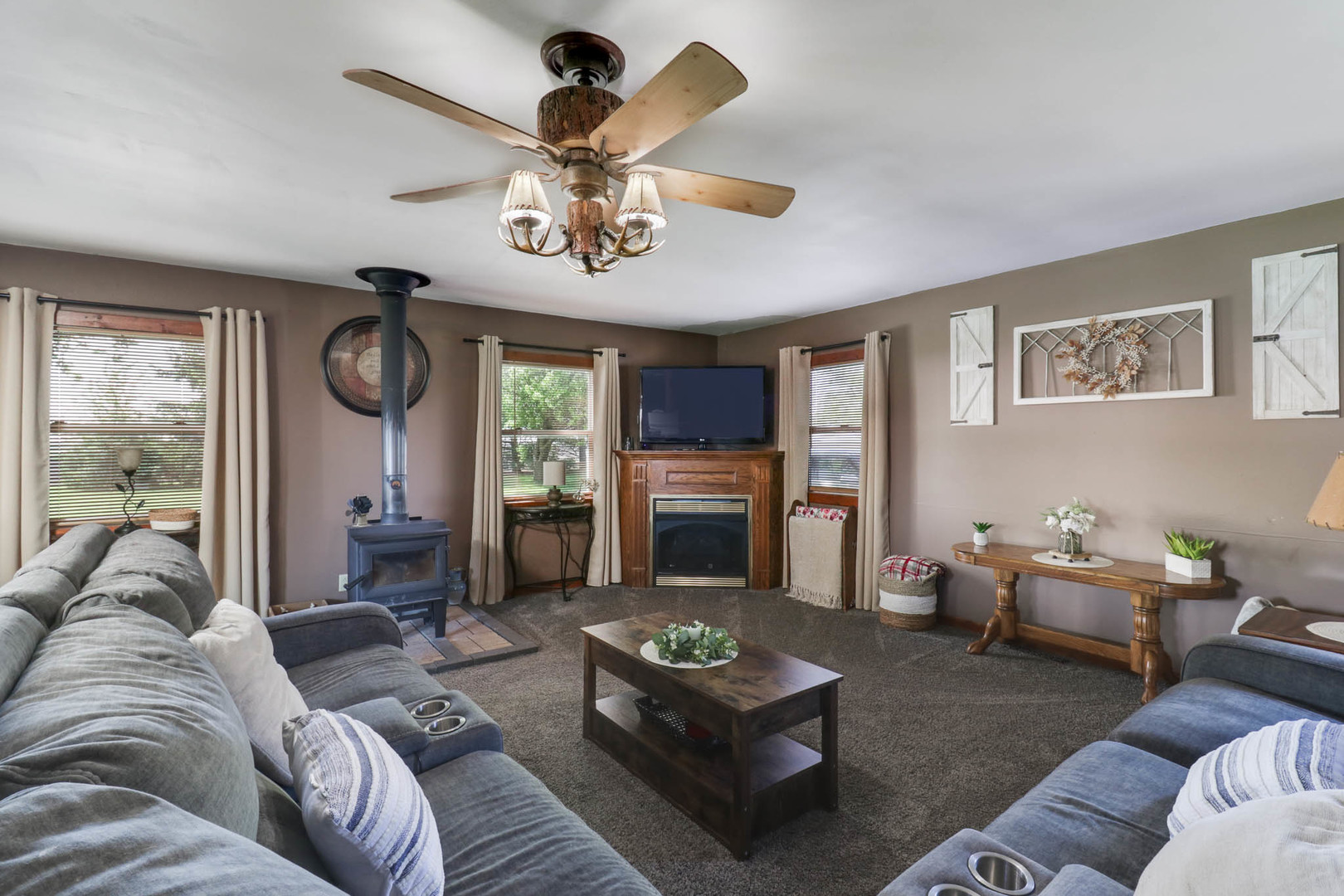 2463 Red Tail Hawk Road, Clinton, IL 61727