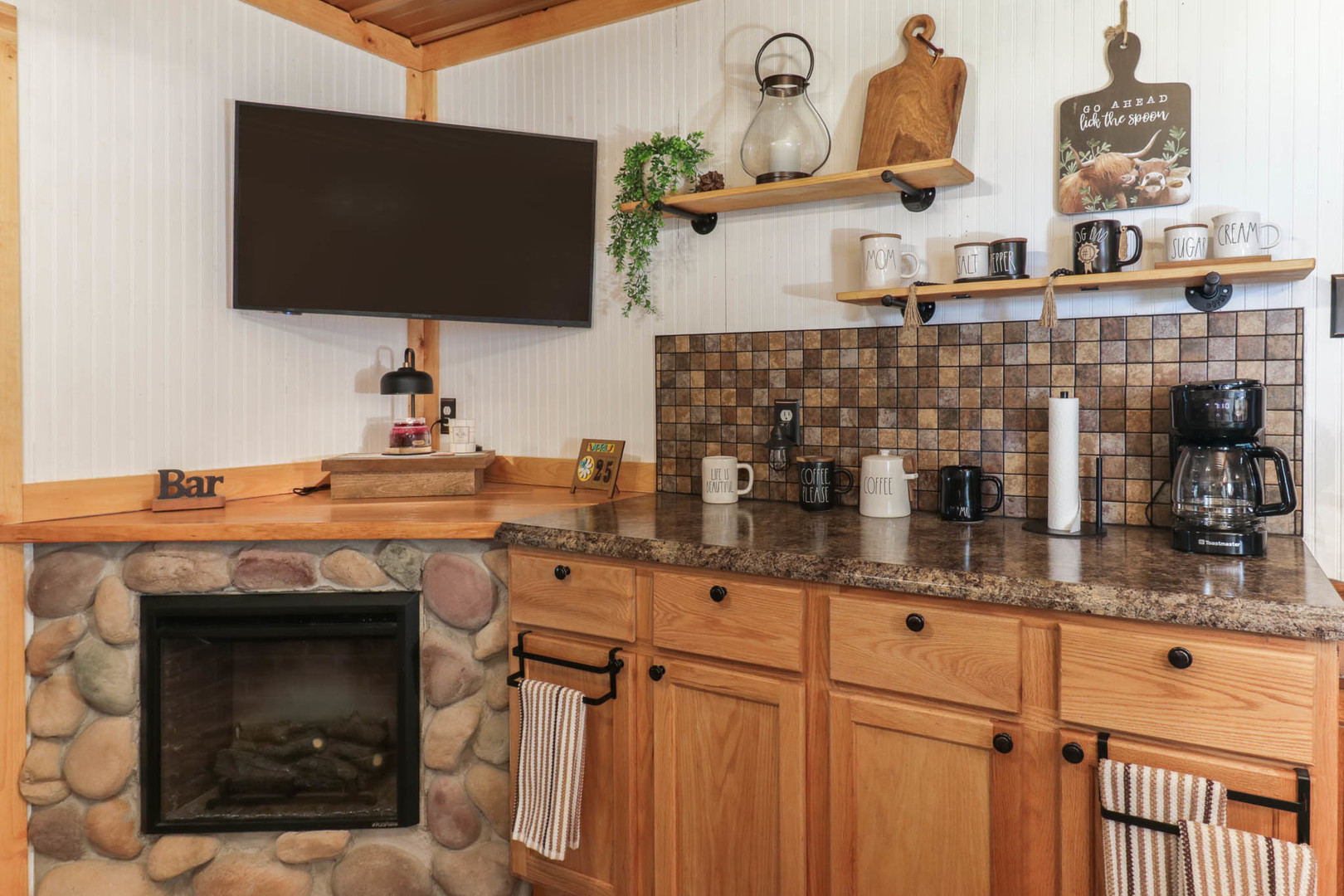 2463 Red Tail Hawk Road, Clinton, IL 61727