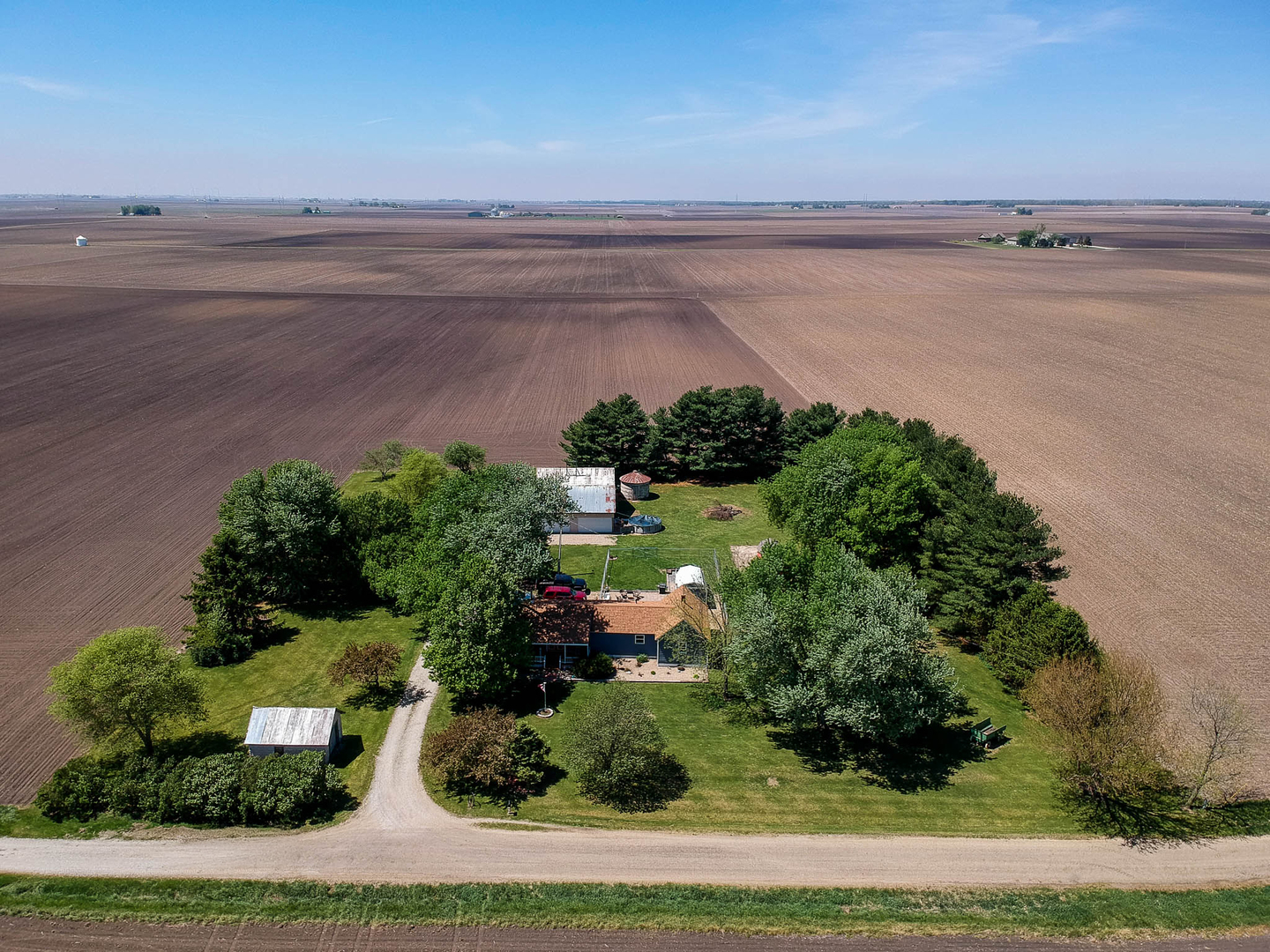 2463 Red Tail Hawk Road, Clinton, IL 61727