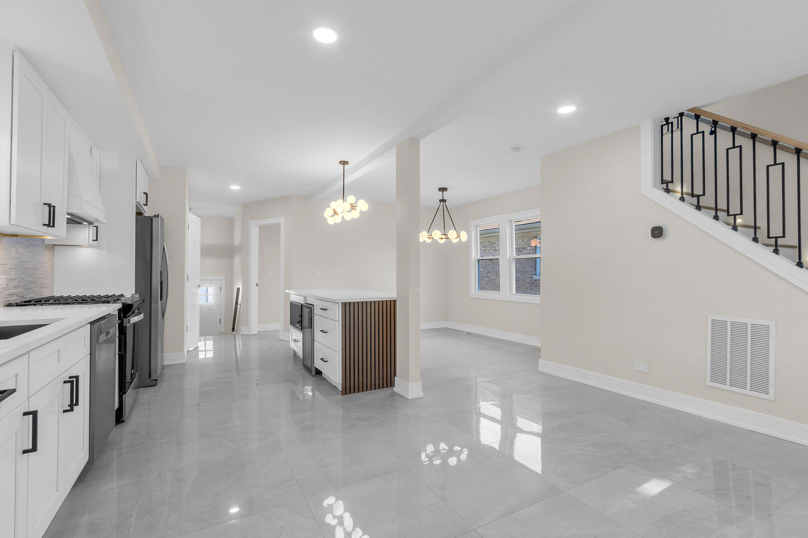 11247 S Central Park Avenue, Chicago, IL 60655