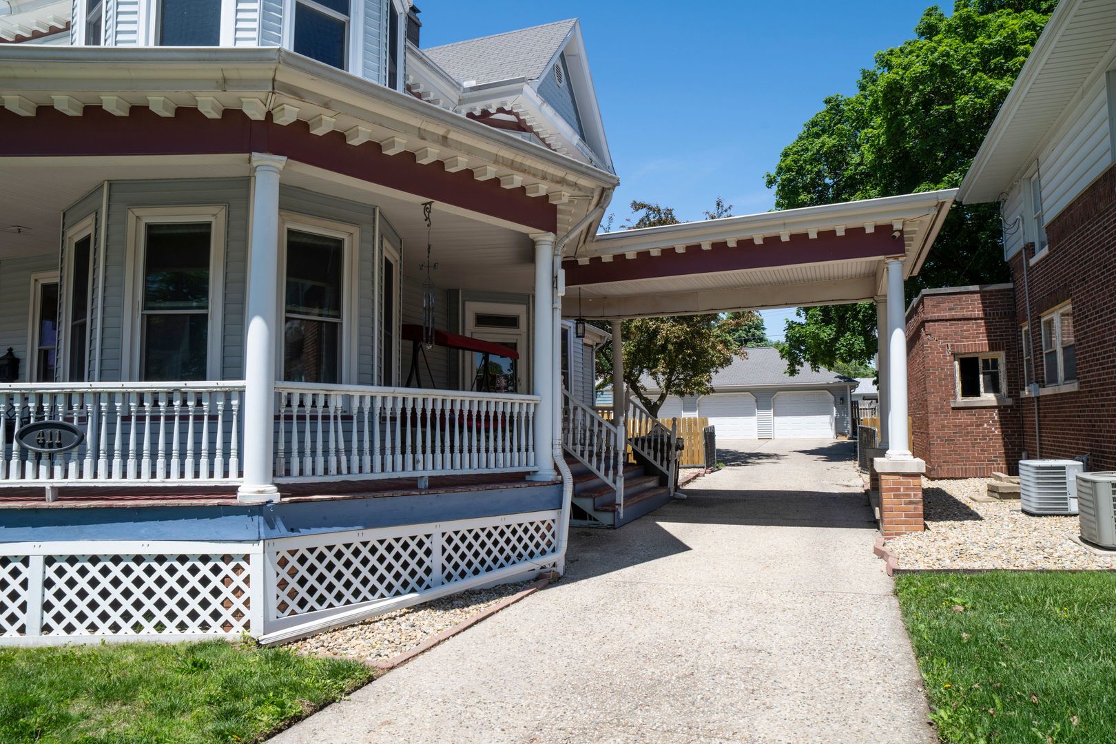 411 W Main Street, Clinton, IL 61727