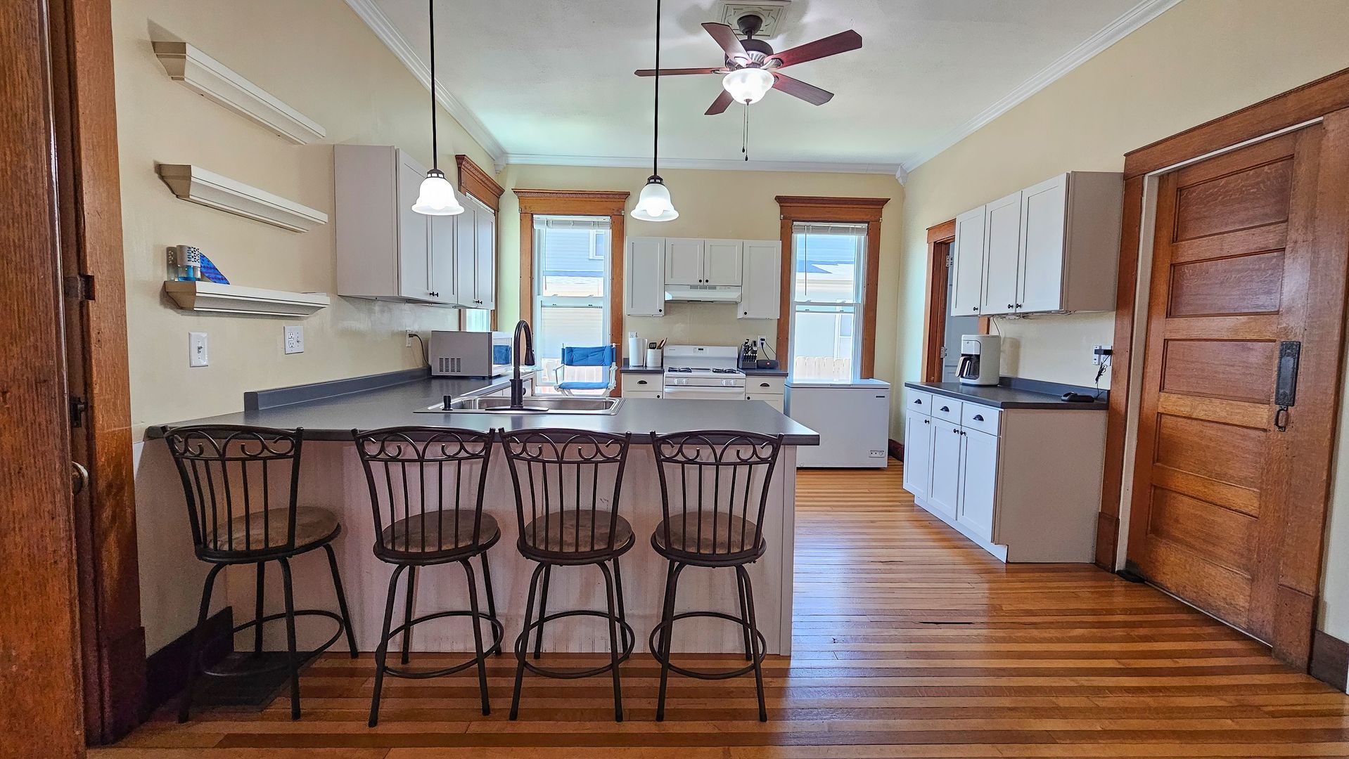 411 W Main Street, Clinton, IL 61727