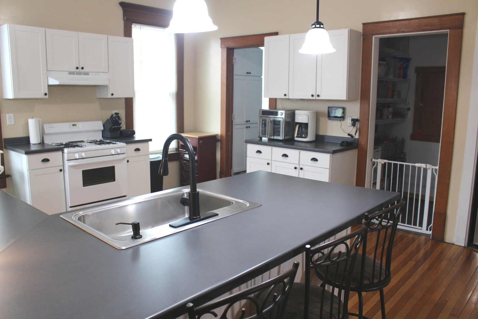 411 W Main Street, Clinton, IL 61727