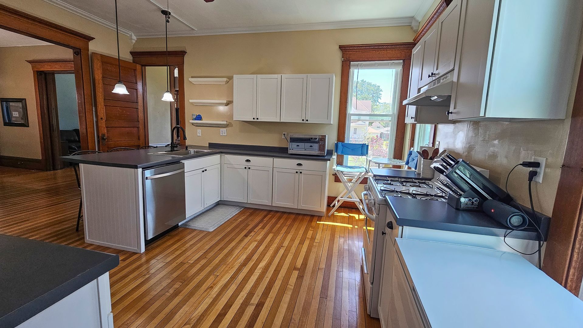411 W Main Street, Clinton, IL 61727