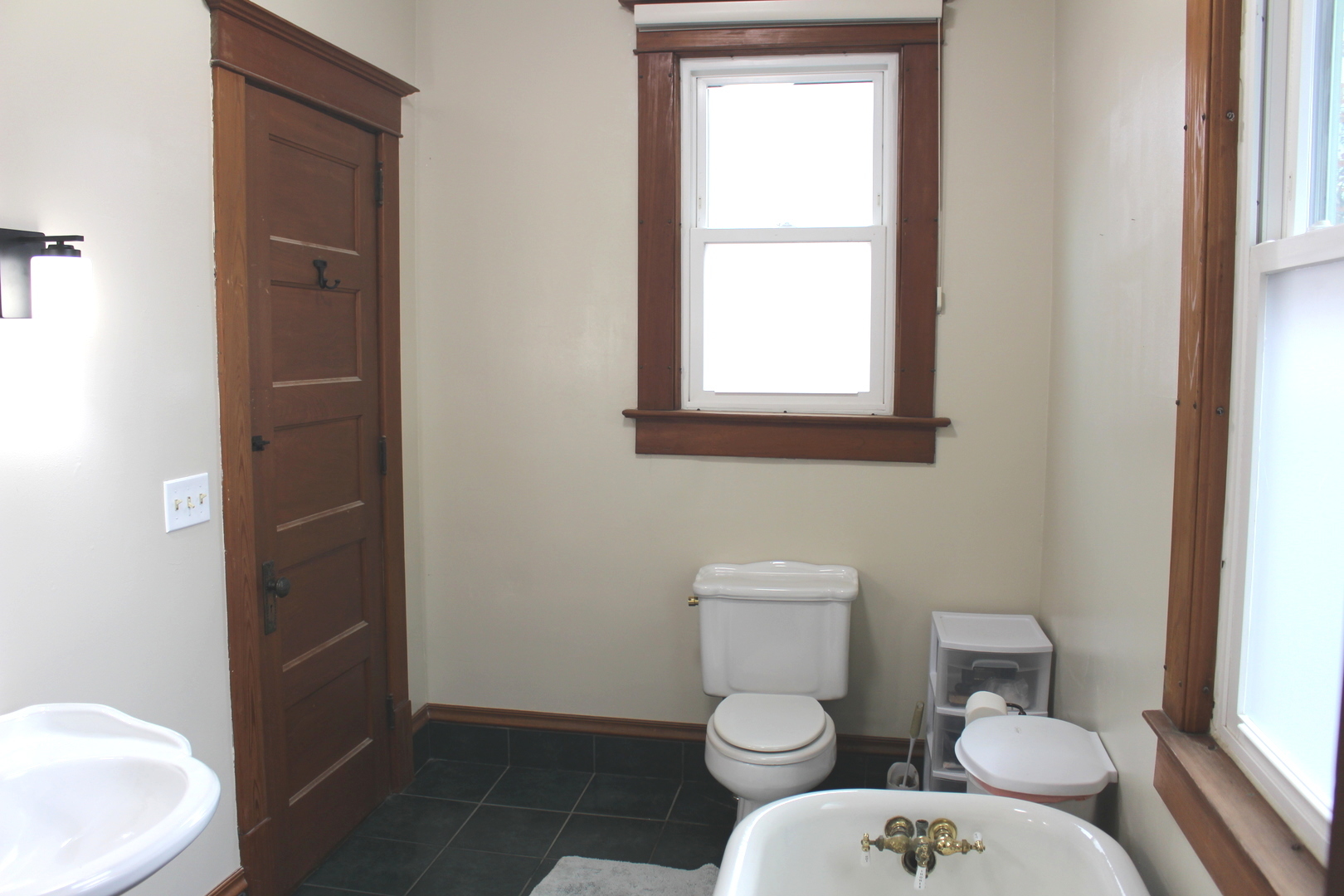 411 W Main Street, Clinton, IL 61727